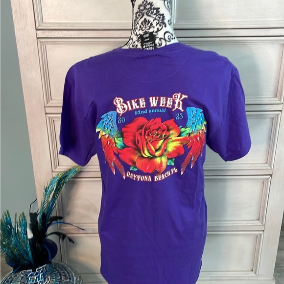 Hanes Tops - Women’s vibrant purple with roses Daytona bike week 2023 t shirt med